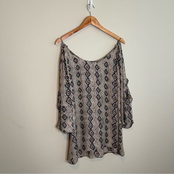 Parker Silk Cold Shoulder Flutter Sleeve Tunic Top - Picture 9 of 11